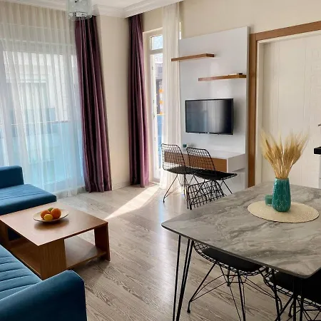 Lisva Aparthotel *