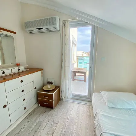 Aparthotel Lisva *